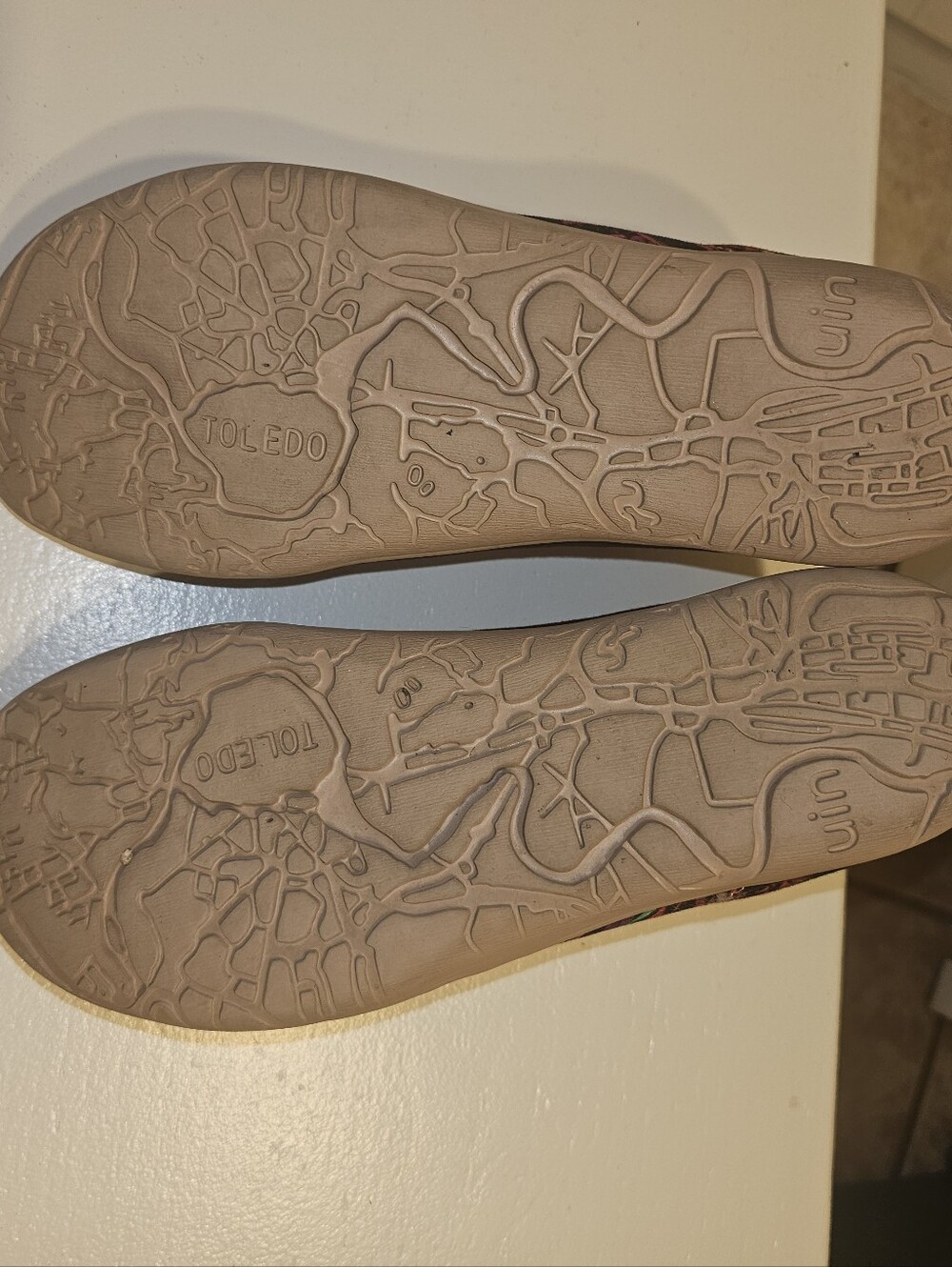 UIN TOLEDO Super Cute Multicolor Colorful Slipons Outdoor Canvas Size 9 Preowned - Picture 3 of 5